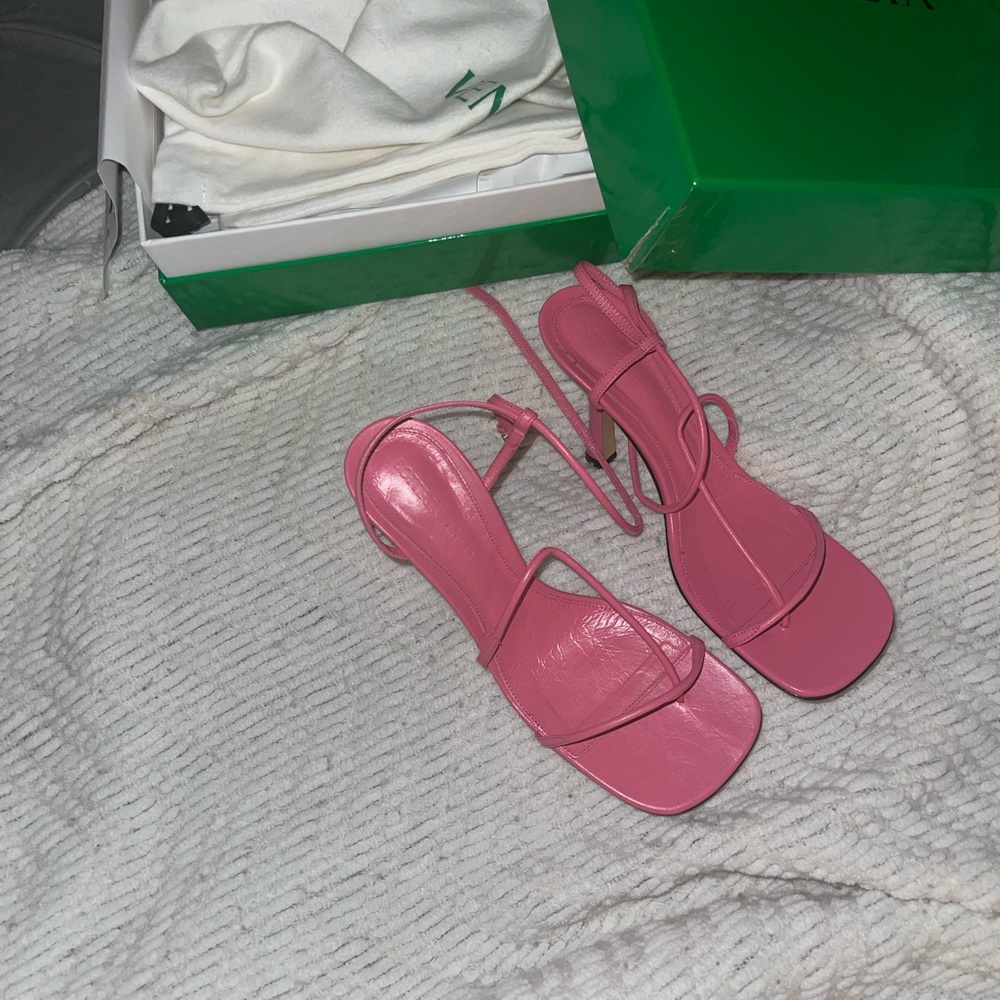 Bottega Veneta Pink Heels 36.5
Woren once!